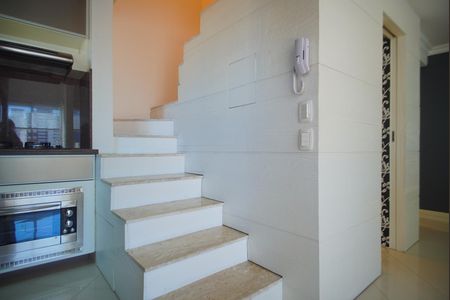 Escada - Acesso Suíte de apartamento à venda com 1 quarto, 65m² em Rio Branco, Porto Alegre