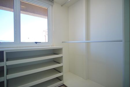 Apartamento à venda com 65m², 1 quarto e 2 vagasCloset da Suíte