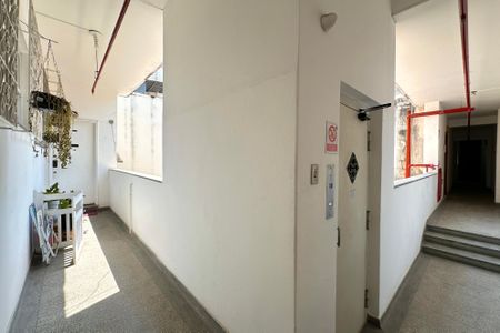 Apartamento à venda com 70m², 2 quartos e sem vagaEntrada