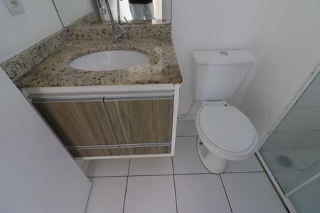 Banheiro de apartamento para alugar com 2 quartos, 51m² em Umuarama, Osasco