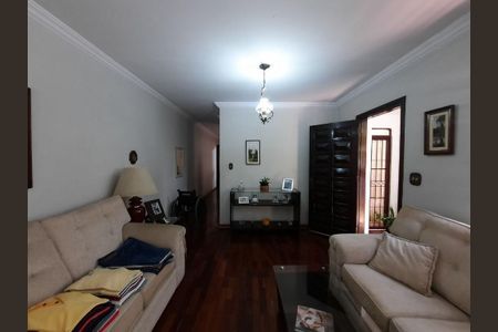 Casa à venda com 226m², 3 quartos e 2 vagas Casa à venda com 226m², 3 quartos e 2 vagasLiving