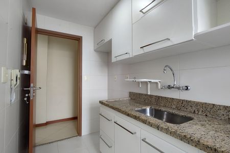 Apartamento à venda com 64m², 2 quartos e 1 vagaCozinha