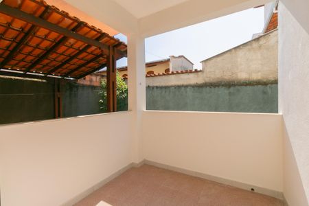 Casa à venda com 90m², 2 quartos e 2 vagasSuíte sacada