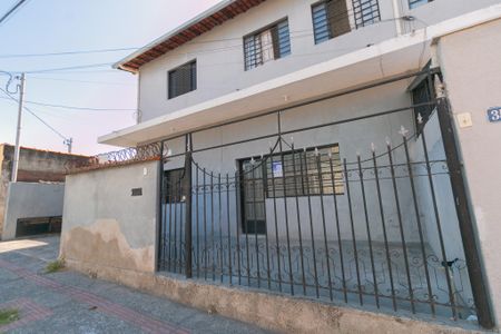 Casa à venda com 90m², 2 quartos e 2 vagasFachada