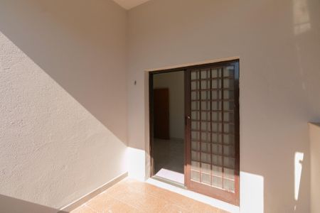 Casa à venda com 90m², 2 quartos e 2 vagasSuíte sacada