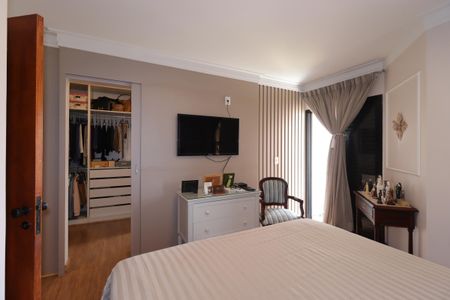 Apartamento à venda com 210m², 4 quartos e 4 vagasSuíte 4