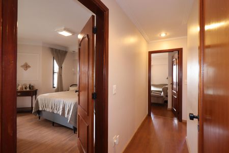 Apartamento à venda com 210m², 4 quartos e 4 vagasCorredor