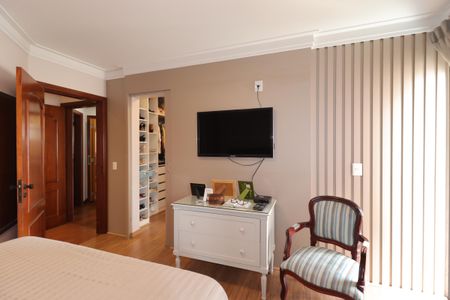 Apartamento à venda com 210m², 4 quartos e 4 vagasSuíte 4