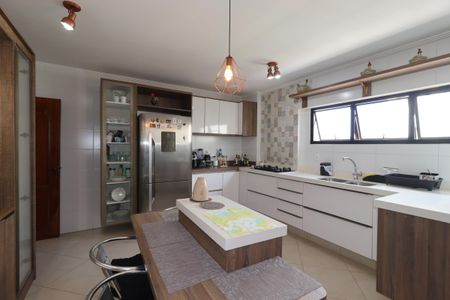 Apartamento à venda com 210m², 4 quartos e 4 vagasCozinha