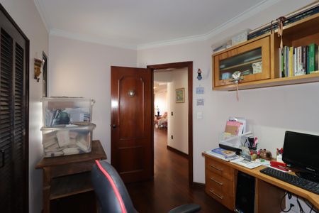 Apartamento à venda com 210m², 4 quartos e 4 vagasEscritório