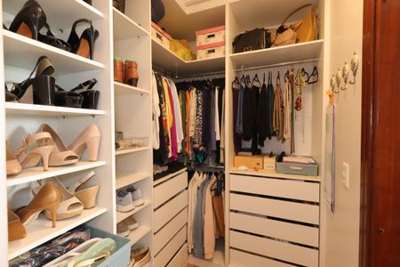 Apartamento à venda com 210m², 4 quartos e 4 vagasCloset da Suíte 4