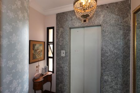 Apartamento à venda com 210m², 4 quartos e 4 vagasHall de entrada