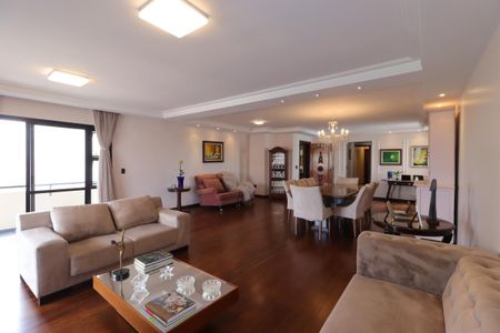 Apartamento à venda com 210m², 4 quartos e 4 vagasSala