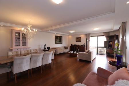 Apartamento à venda com 210m², 4 quartos e 4 vagasSala