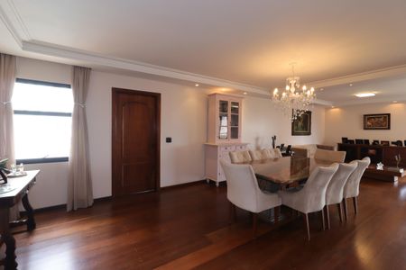 Apartamento à venda com 210m², 4 quartos e 4 vagasSala
