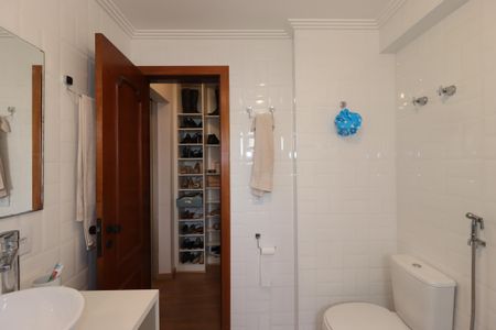 Apartamento à venda com 210m², 4 quartos e 4 vagasBanheiro da Suíte 4