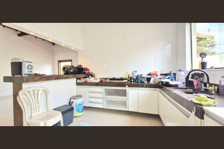 Casa à venda com 170m², 3 quartos e 5 vagas Casa à venda com 170m², 3 quartos e 5 vagasCozinha