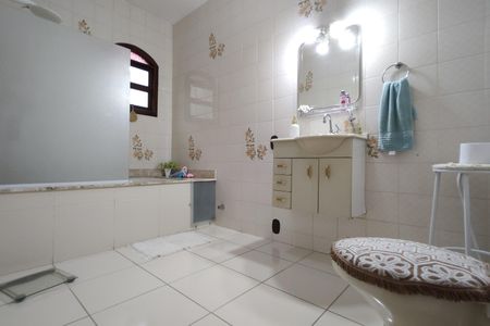 Casa de condomínio à venda com 330m², 4 quartos e 2 vagasBanheiro da Suíte