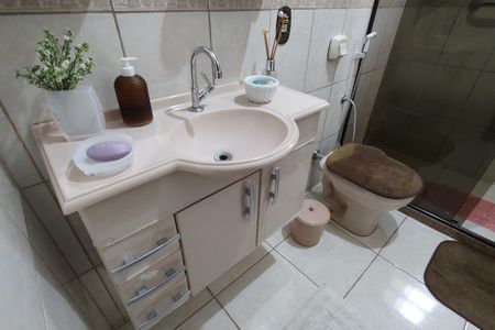 Casa de condomínio à venda com 330m², 4 quartos e 2 vagasBanheiro Social