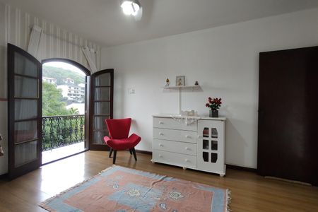 Casa de condomínio à venda com 330m², 4 quartos e 2 vagasQuarto 4