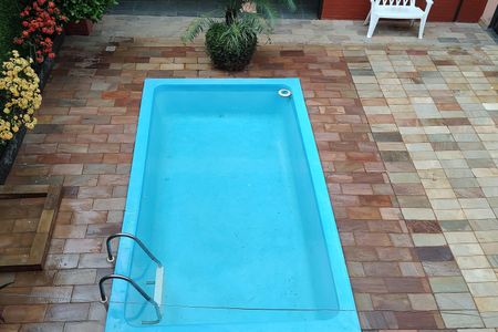 Casa de condomínio à venda com 330m², 4 quartos e 2 vagasPiscina