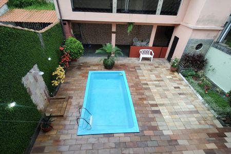 Casa de condomínio à venda com 330m², 4 quartos e 2 vagasPiscina