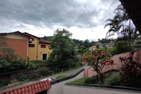 Casa de condomínio à venda com 330m², 4 quartos e 2 vagasVista 