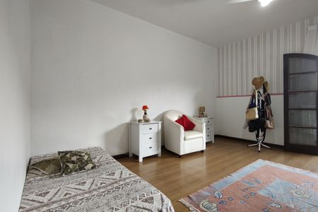 Casa de condomínio à venda com 330m², 4 quartos e 2 vagasQuarto 4