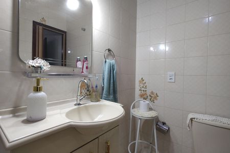 Casa de condomínio à venda com 330m², 4 quartos e 2 vagasBanheiro da Suíte