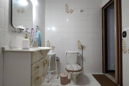 Casa de condomínio à venda com 330m², 4 quartos e 2 vagasBanheiro da Suíte