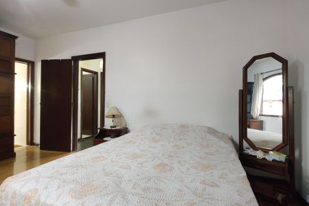 Casa de condomínio à venda com 330m², 4 quartos e 2 vagasQuarto 3 - Suíte