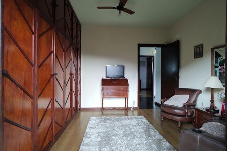 Casa de condomínio à venda com 330m², 4 quartos e 2 vagasQuarto 2 - Armários