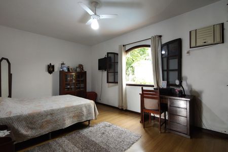 Casa de condomínio à venda com 330m², 4 quartos e 2 vagasQuarto 3 - Suíte