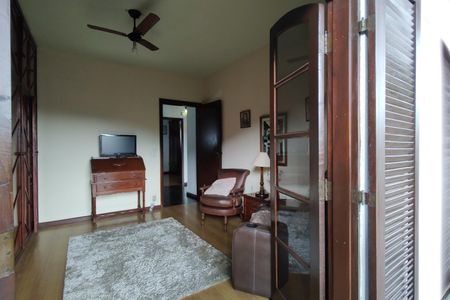 Casa de condomínio à venda com 330m², 4 quartos e 2 vagasQuarto 2 - Armários