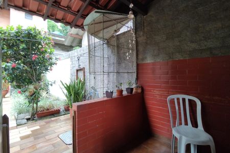 Casa de condomínio à venda com 330m², 4 quartos e 2 vagasVaranda