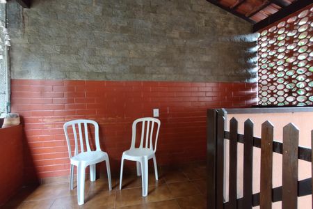 Casa de condomínio à venda com 330m², 4 quartos e 2 vagasVaranda