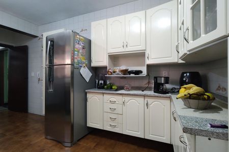 Casa de condomínio à venda com 330m², 4 quartos e 2 vagasCozinha - Armários