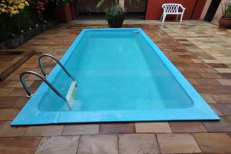 Casa de condomínio à venda com 330m², 4 quartos e 2 vagasPiscina