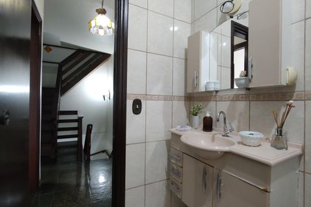 Casa de condomínio à venda com 330m², 4 quartos e 2 vagasBanheiro Social