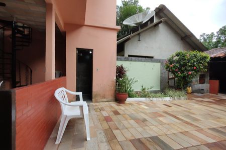 Casa de condomínio à venda com 330m², 4 quartos e 2 vagasQuintal