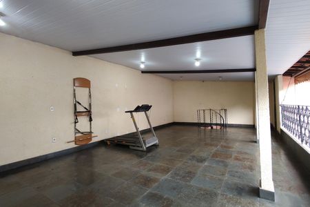 Casa de condomínio à venda com 330m², 4 quartos e 2 vagasTerraço