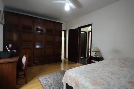 Casa de condomínio à venda com 330m², 4 quartos e 2 vagasQuarto 3 - Suíte