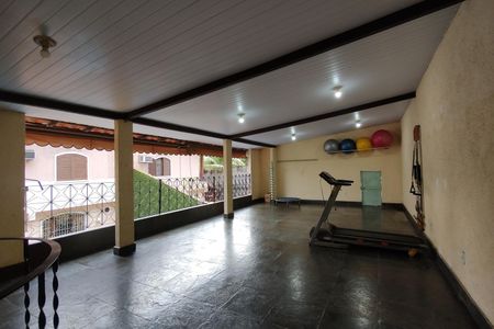 Casa de condomínio à venda com 330m², 4 quartos e 2 vagasTerraço