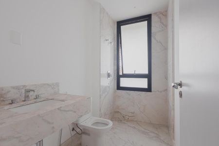 Apartamento à venda com 301m², 3 quartos e 4 vagasBanheiro da Suíte 1