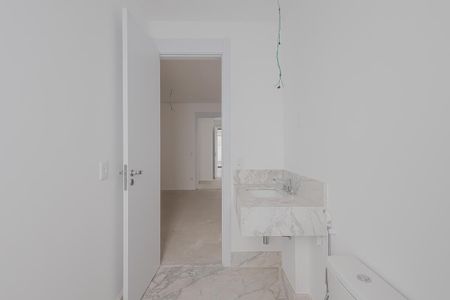 Apartamento à venda com 301m², 3 quartos e 4 vagasBanheiro 1 da Suíte 3