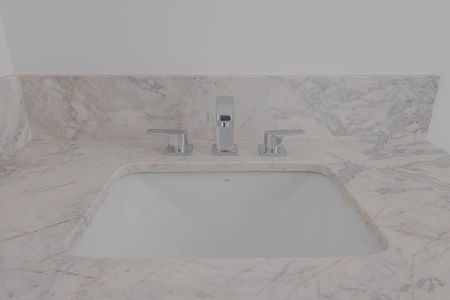 Apartamento à venda com 301m², 3 quartos e 4 vagasBanheiro da Suíte 2