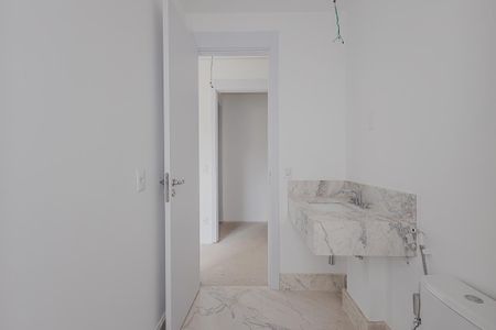 Apartamento à venda com 301m², 3 quartos e 4 vagasBanheiro da Suíte 2