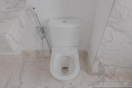 Apartamento à venda com 301m², 3 quartos e 4 vagasBanheiro da Suíte 2