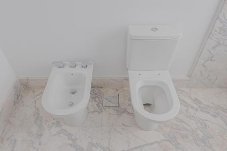 Apartamento à venda com 301m², 3 quartos e 4 vagasBanheiro 2 da Suíte 3