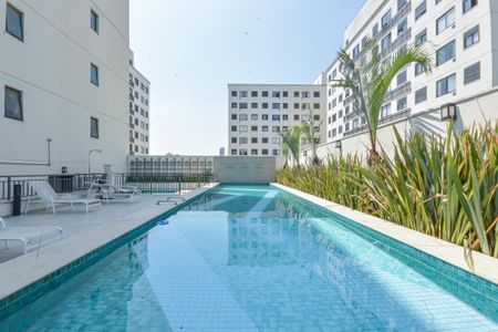 Apartamento para alugar com 35m², 2 quartos e 1 vaga Apartamento para alugar com 35m², 2 quartos e 1 vagaÁrea comum - Piscina